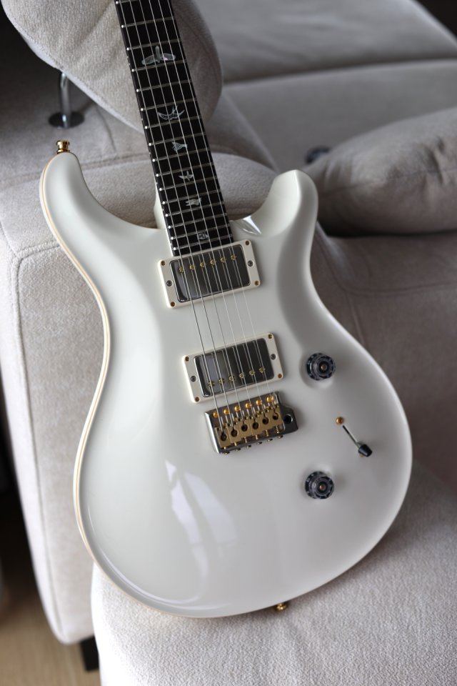 PRS Custom 24 Antique White (2019) + case de segunda mano · Foto 1 de 3 · Madrid · 3999 €