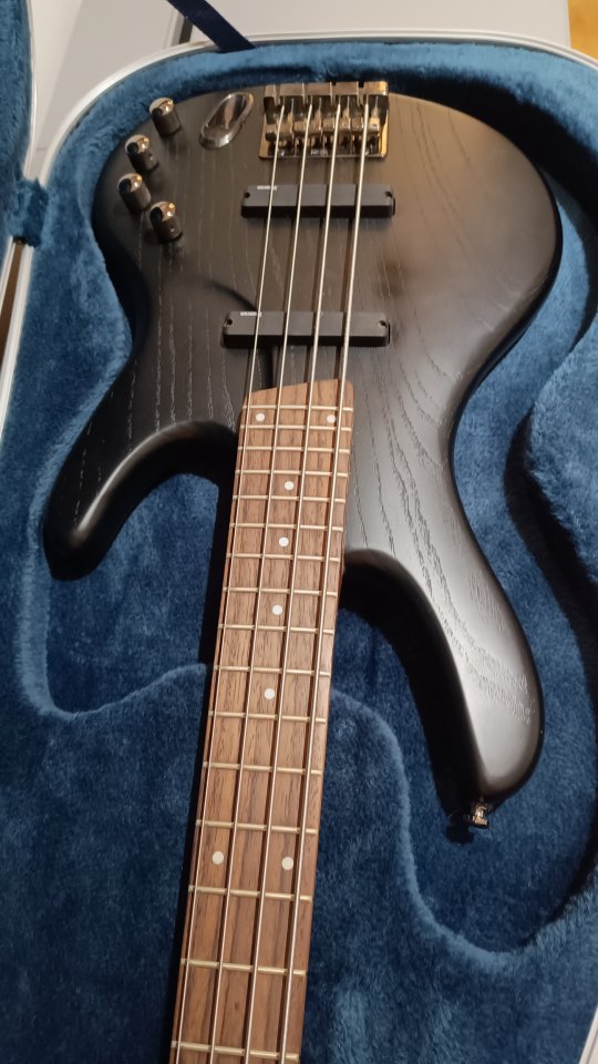 Bajo Ibanez Ergodyne EDB550 Indonesia + Estuche de segunda mano · Foto 3 de 10 · Zaragoza · 550 €