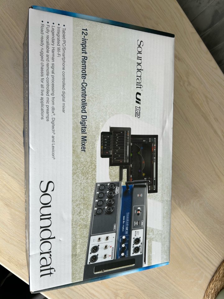 Soundcraft Ui12