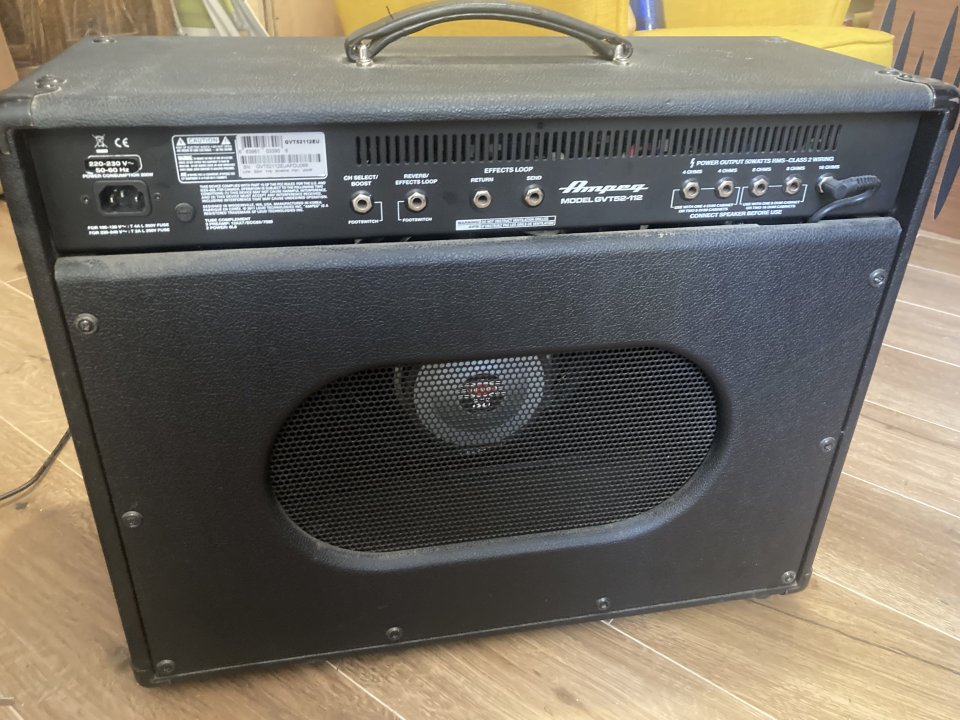 Amplificador de guitarra Ampeg GVT52-112