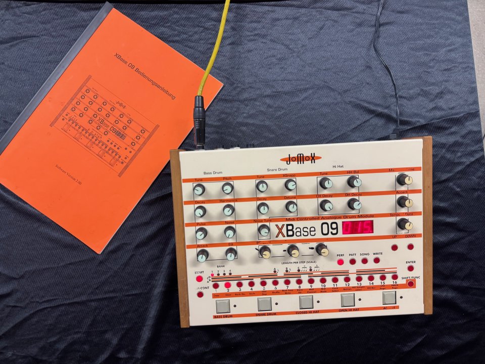 Caja de ritmos Jomox XBase 09