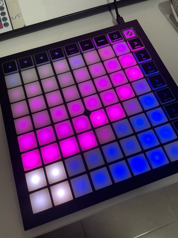 Novation Launchpad X de segunda mano · Foto 1 de 4 · Castellón · 95 €