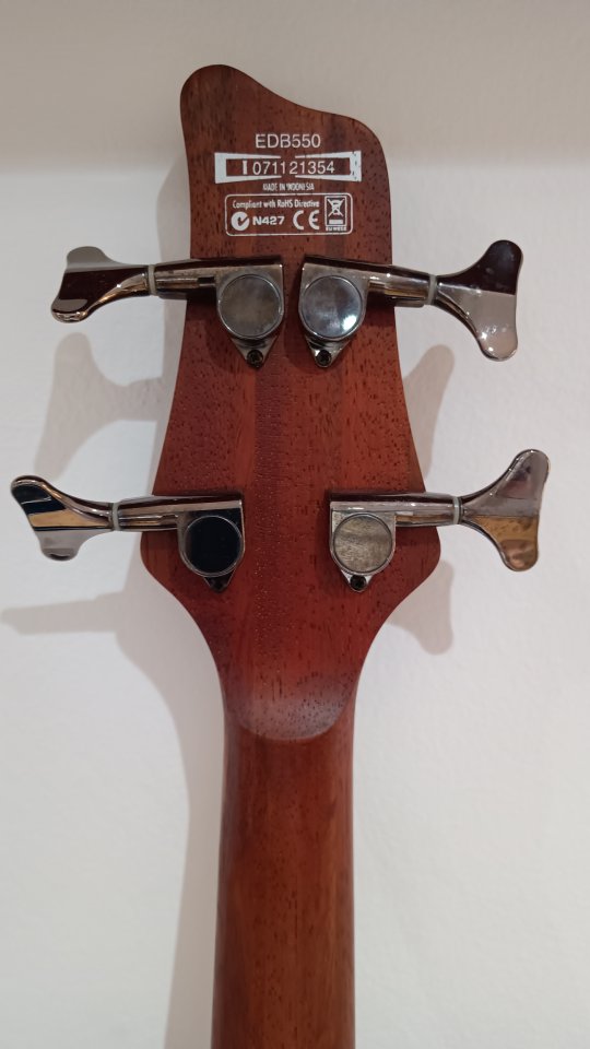 Bajo Ibanez Ergodyne EDB550 Indonesia + Estuche de segunda mano · Foto 6 de 10 · Zaragoza · 550 €