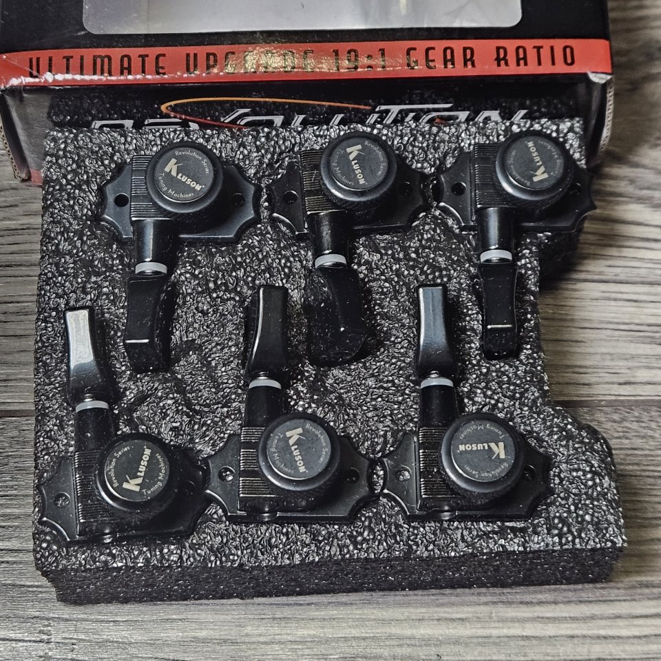 Kluson 3x3 Locking Revolution Series G-Mount Non-Collared Tuners