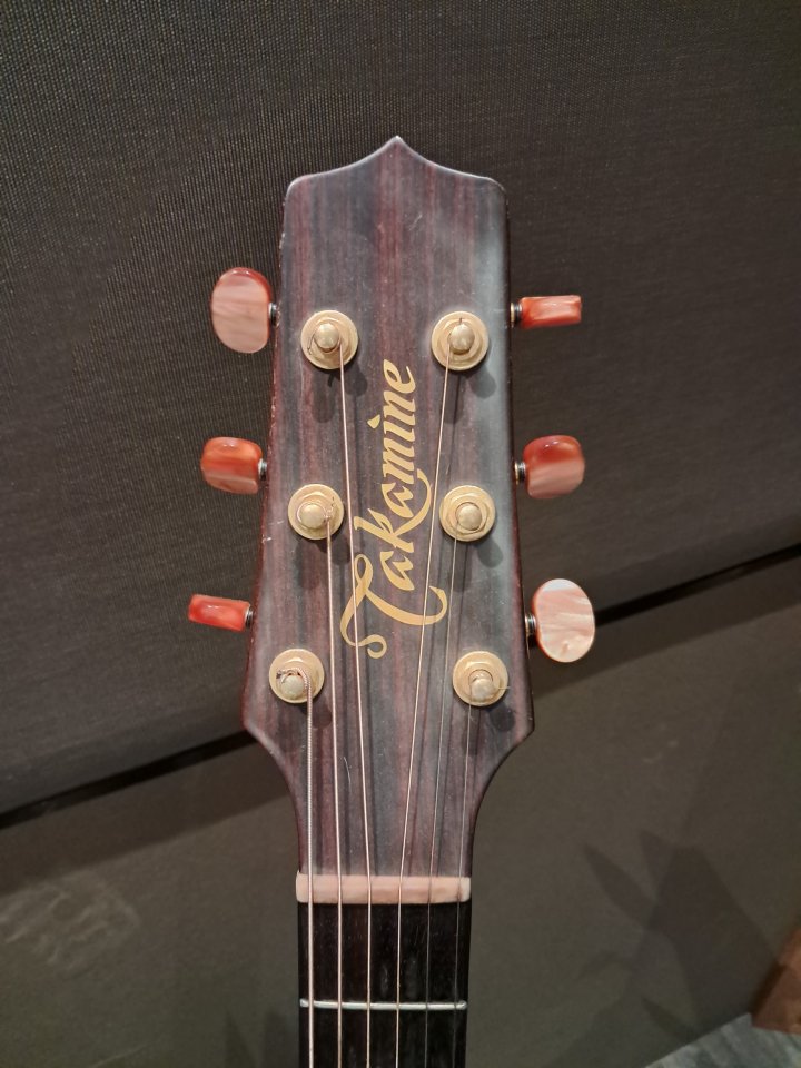 Guitarra Takamine LTD-2005 Edición Limitada de segunda mano · Foto 2 de 5 · Barcelona · 1200 €