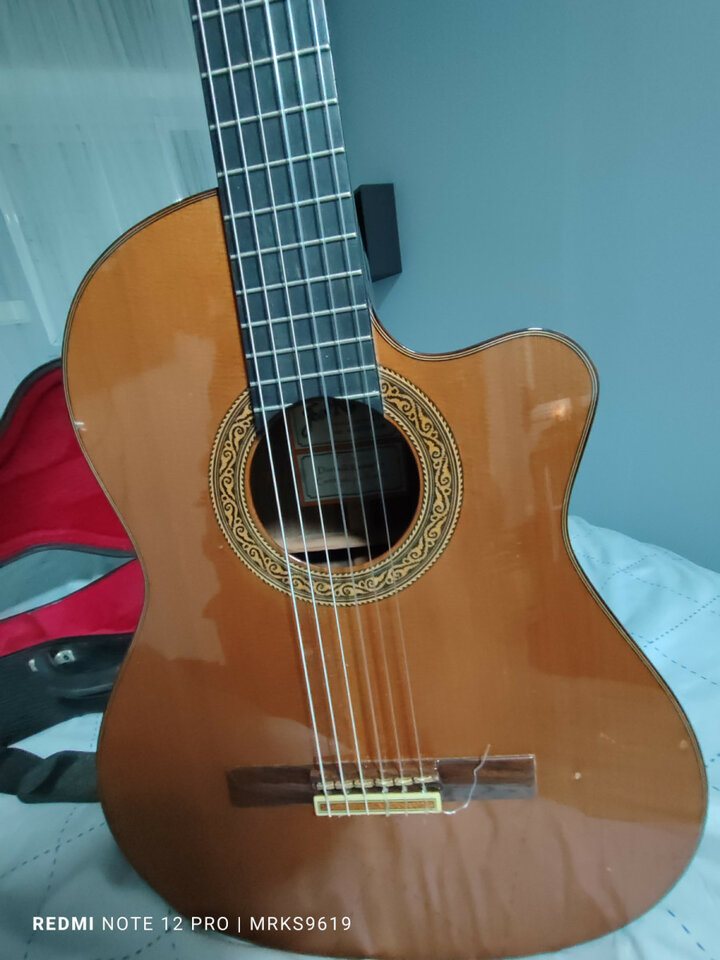 Guitarra José Ramírez 4NCWE 2013