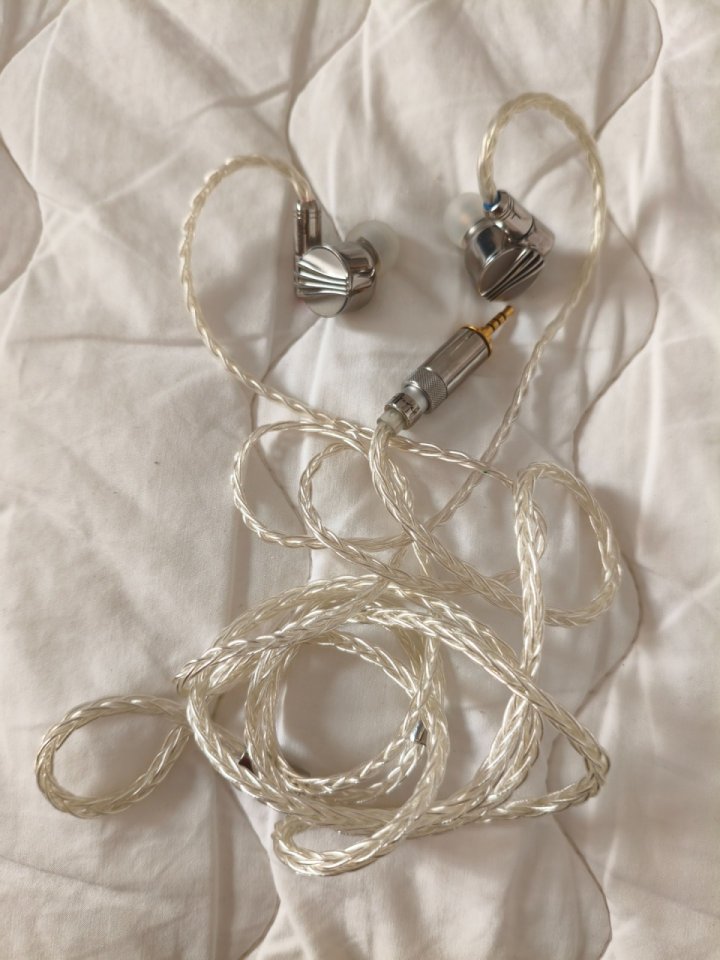 Auriculares IEM Fiio FD5 de segunda mano · Foto 5 de 5 · Albacete · 160 €