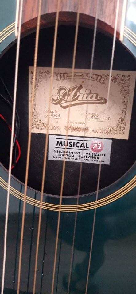 Guitarra electroacústica Aria de segunda mano · Foto 4 de 10 · Cuenca · 150 €