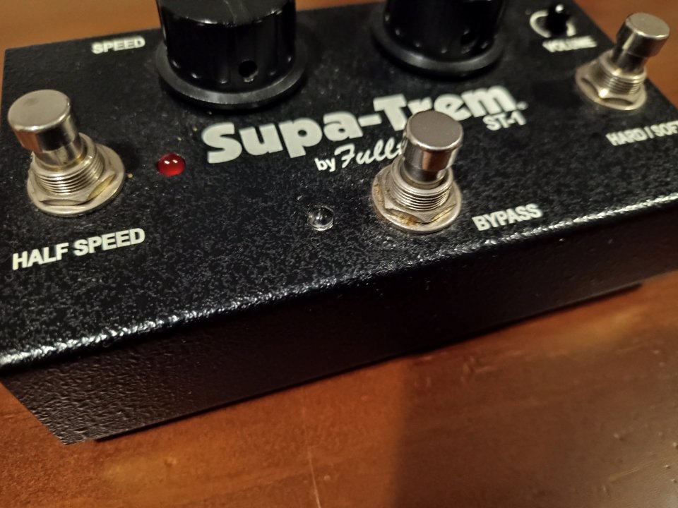 Pedal trémolo Fulltone Supa-Trem ST-1 de segunda mano · Foto 2 de 6 · Barcelona · 160 €