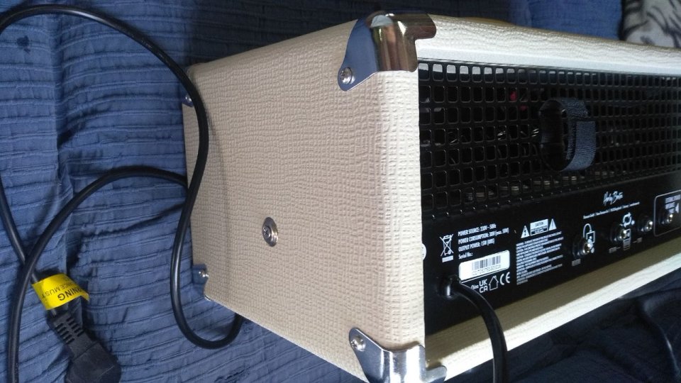 Ampli Harley Benton TUBE15 head Nuevo sin válvulas de segunda mano · Foto 5 de 6 · Valencia · 90 €