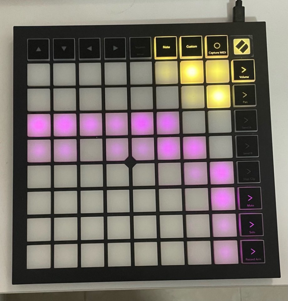 Novation Launchpad X de segunda mano · Foto 4 de 4 · Castellón · 95 €