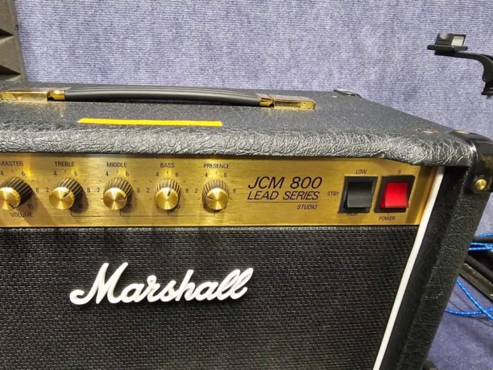 Marshall Jcm 800