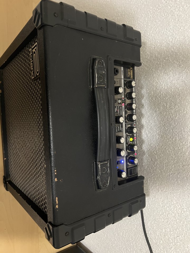 Amplificador Roland Cube 80X