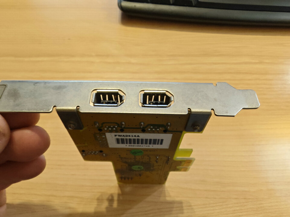 Tarjeta firewire con chip Texas instrument