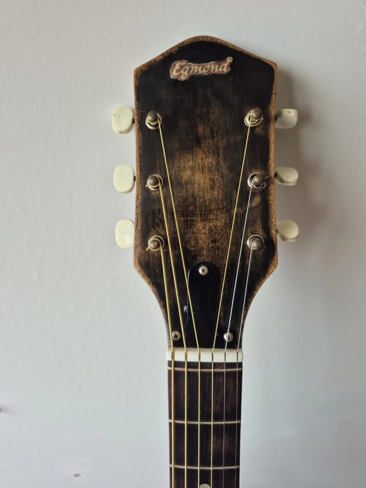 Guitarra Egmond años 60