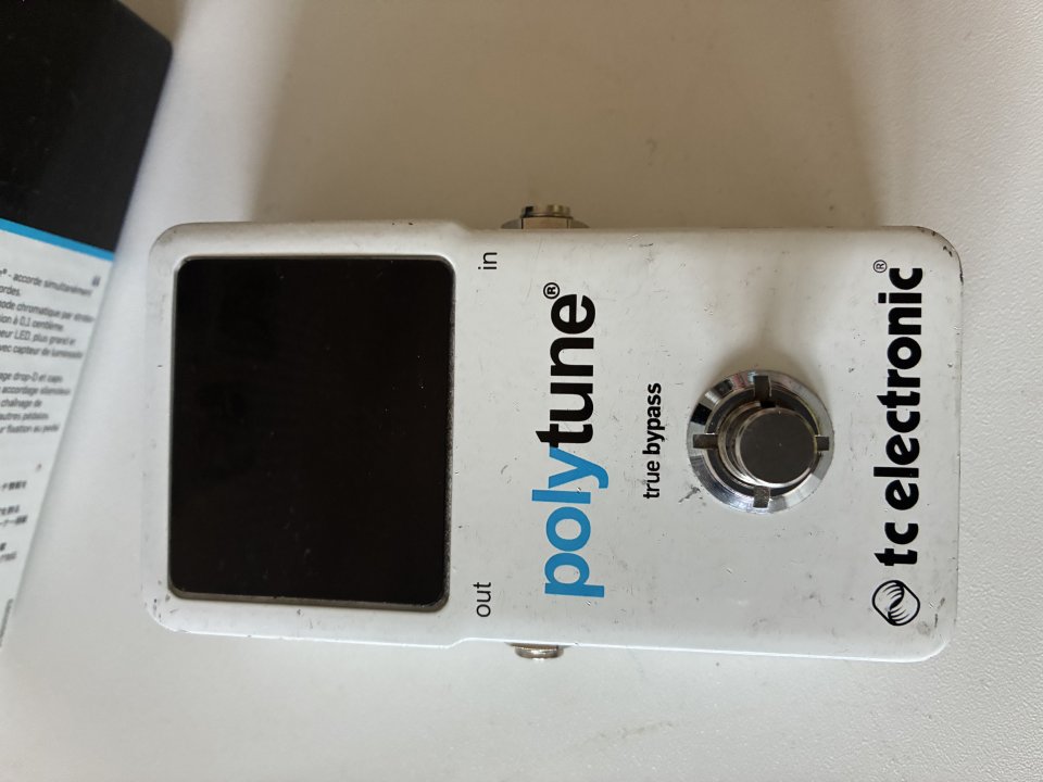 AFINADOR / POLYTUNE 2 de segunda mano · Foto 1 de 9 · Madrid · 60 €