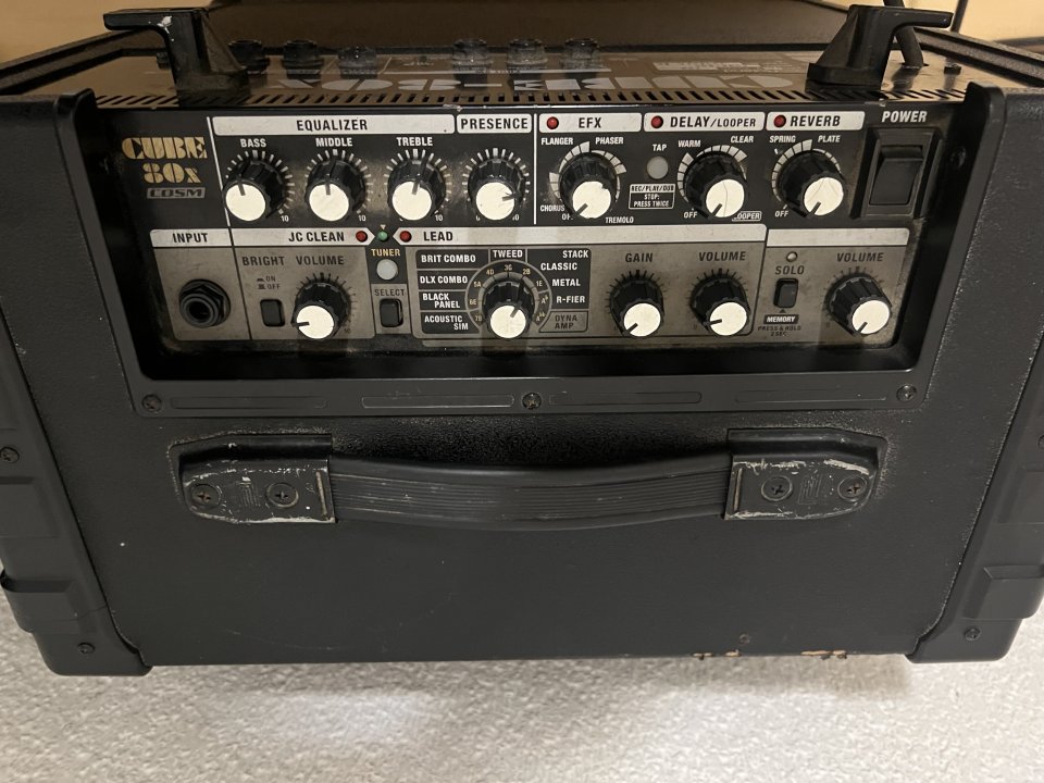 Amplificador Roland Cube 80X