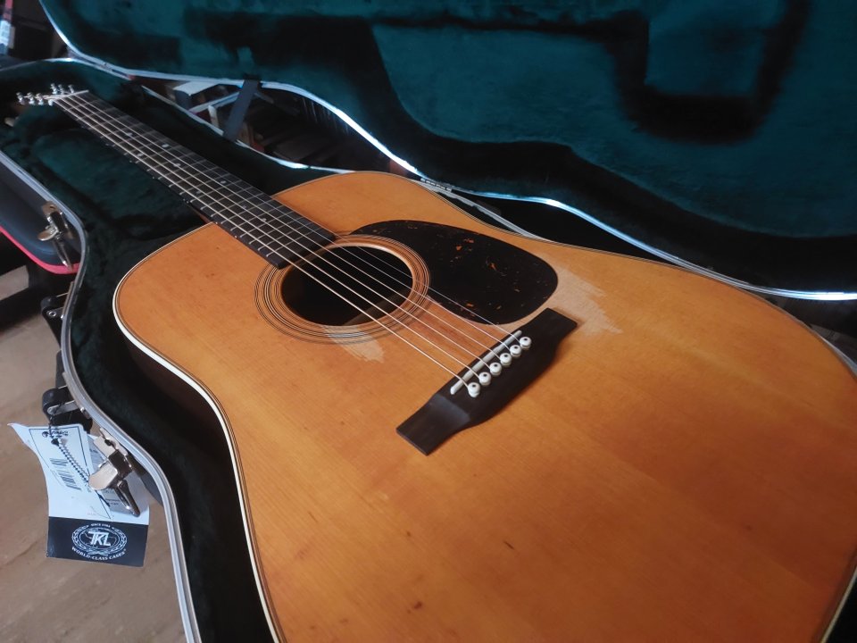 Martin D28