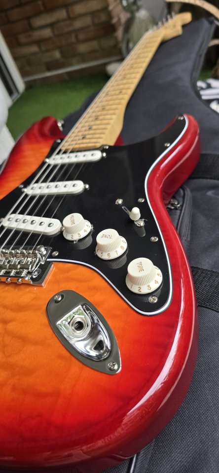 Player Stratocaster® Plus Top de segunda mano · Foto 2 de 10 · Madrid · 690 €