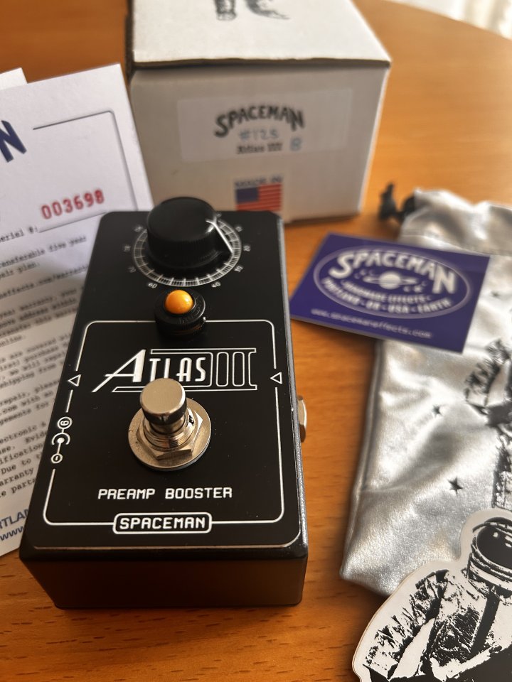 Atlas III limited black edition Spaceman effects