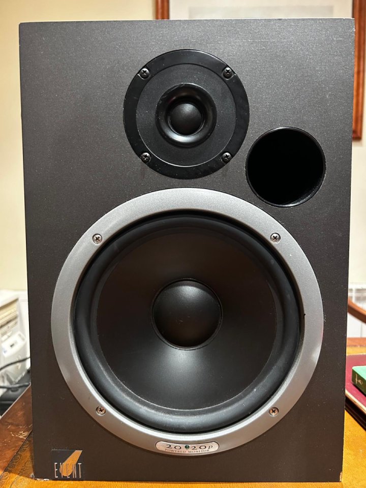 EVENT 20/20p. Monitores de respuesta plana (Campo cercano) autoamplificados