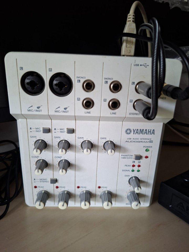 Yamaha audiogram6 de segunda mano · Foto 1 de 3 · Cantabria · 70 €