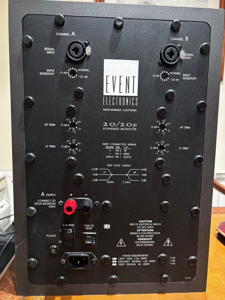 EVENT 20/20p. Monitores de respuesta plana (Campo cercano) autoamplificados