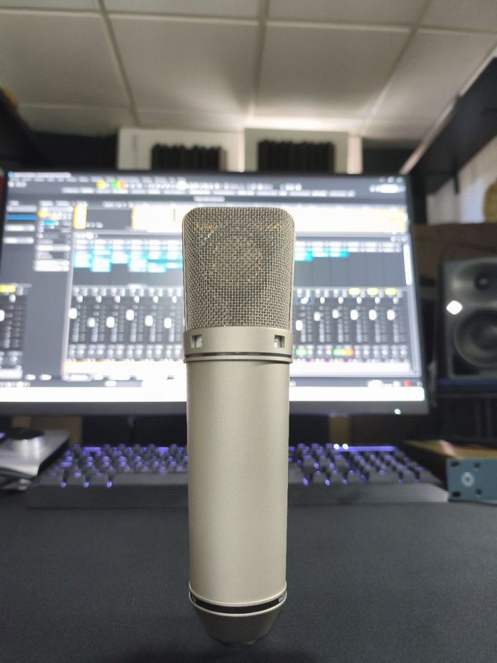 Neumann U87 Ai Con caja, factura y revisión Thomann de segunda mano · Foto 4 de 10 · Huelva · 2199 €