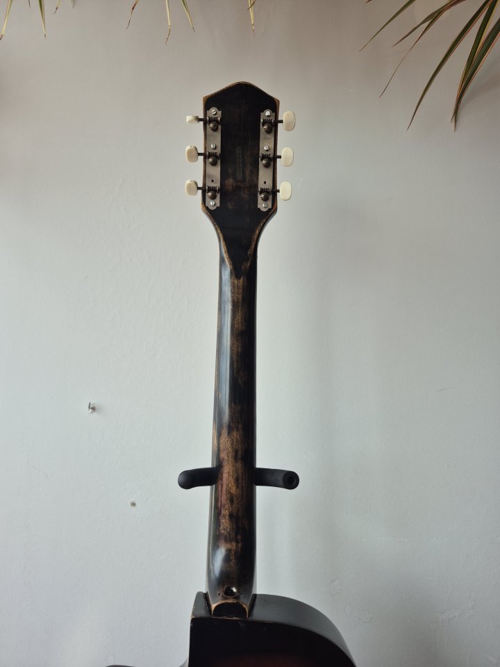 Guitarra Egmond años 60