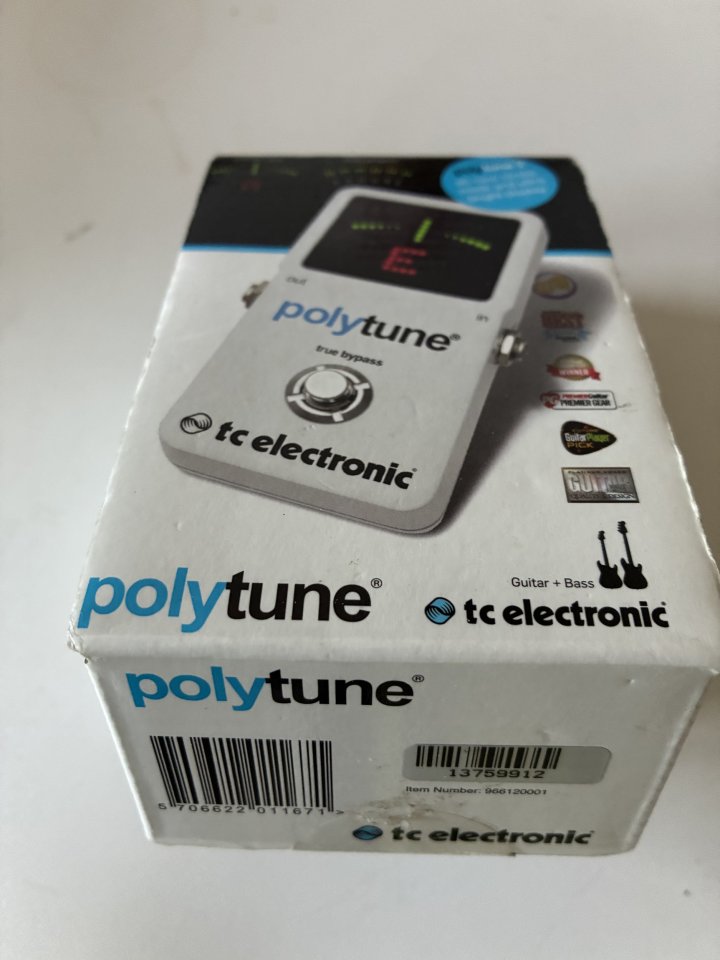 AFINADOR / POLYTUNE 2 de segunda mano · Foto 8 de 9 · Madrid · 60 €