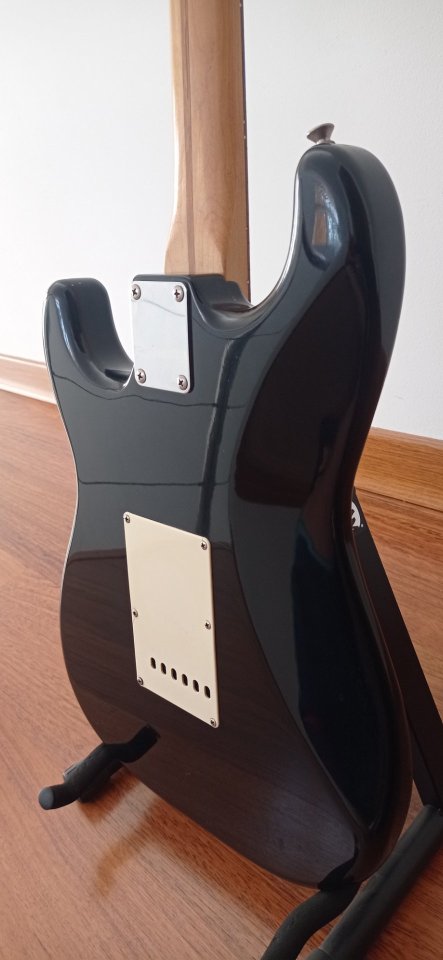Guitarra eléctrica Squier Stratocaster Japón 1993 de segunda mano · Foto 10 de 10 · Cuenca · 270 €
