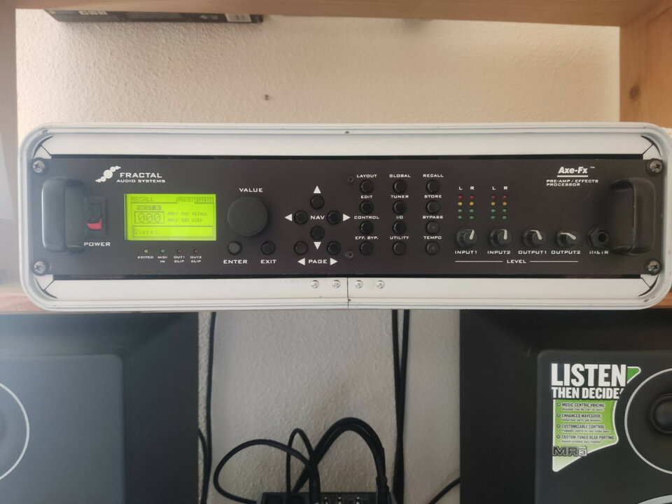 Axe FX Standard con case