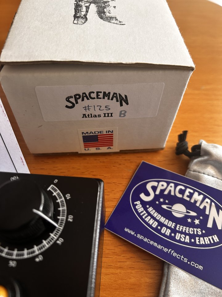 Atlas III limited black edition Spaceman effects