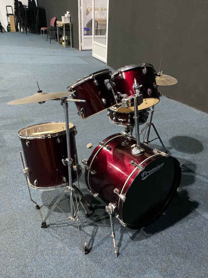 Premier Revolution 20'' Batería de 5 Piezas, Red Sparkle de segunda mano · Foto 3 de 7 · Alicante · 350 €