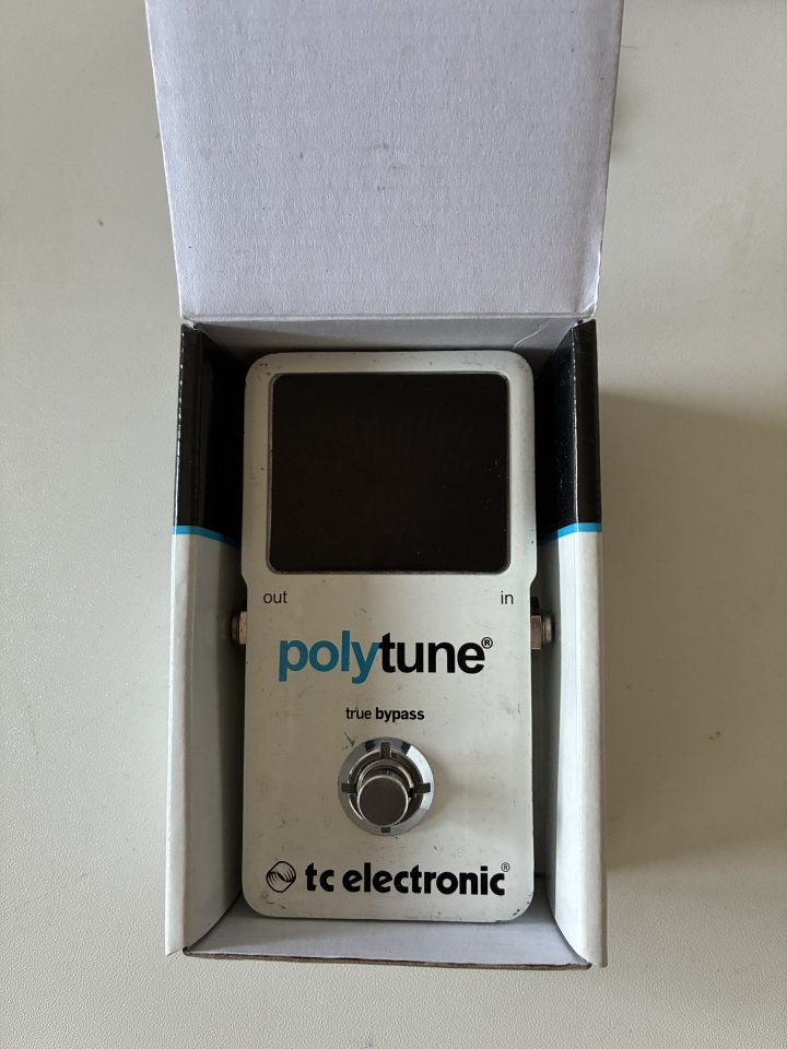 AFINADOR / POLYTUNE 2 de segunda mano · Foto 9 de 9 · Madrid · 60 €