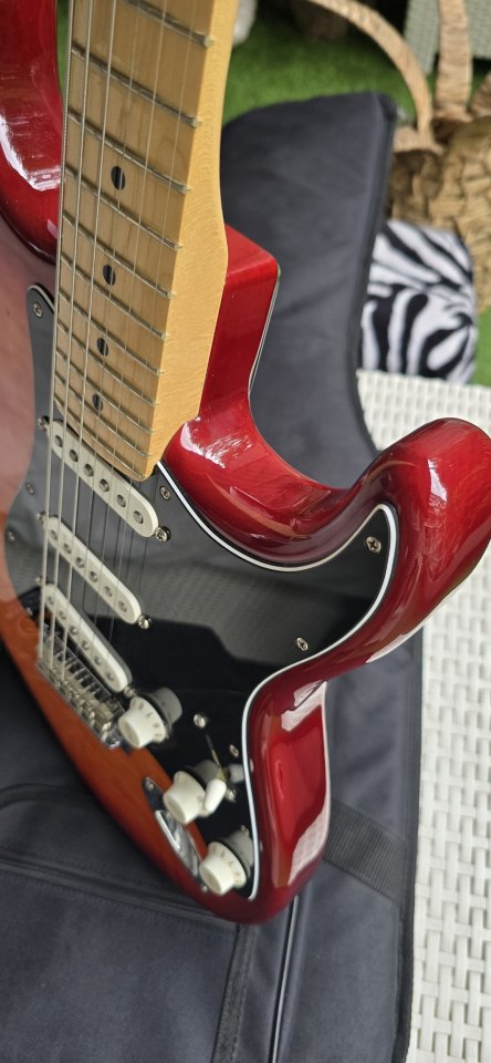 Player Stratocaster® Plus Top de segunda mano · Foto 8 de 10 · Madrid · 690 €