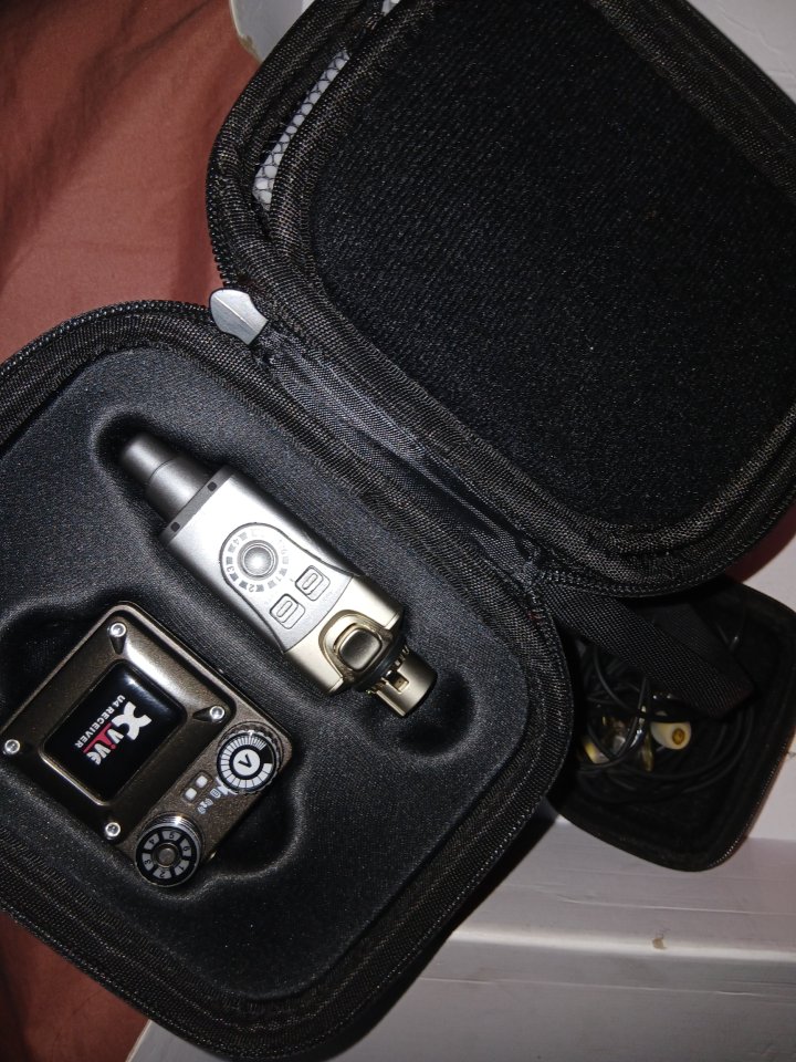 In ear xvive nuevo de segunda mano · Cantabria · 185 €