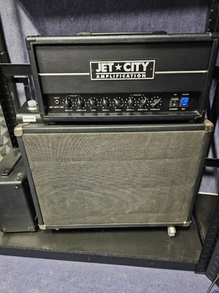 Amplificador Jet City + Altavoz Celestion