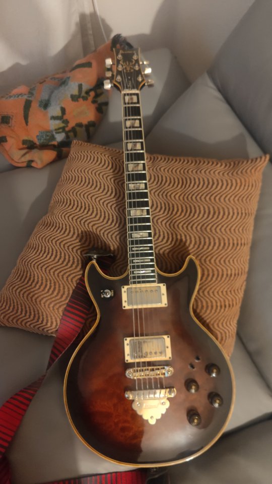 Ibanez artist 300 del año 83