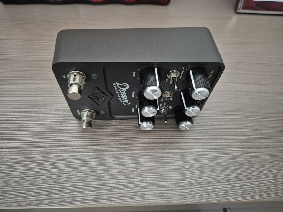 UAFX Dream 65 Reverb Amp Pedal de segunda mano · Foto 3 de 6 · Murcia · 245 €