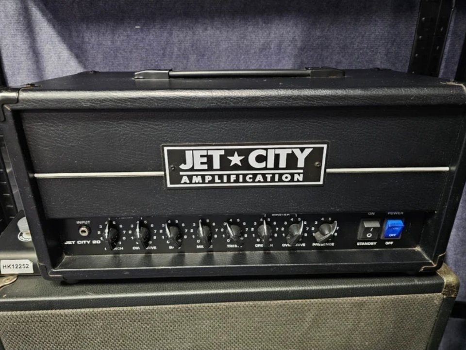 Amplificador Jet City + Altavoz Celestion