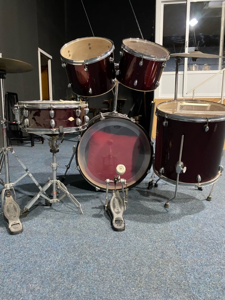 Premier Revolution 20'' Batería de 5 Piezas, Red Sparkle de segunda mano · Foto 7 de 7 · Alicante · 350 €