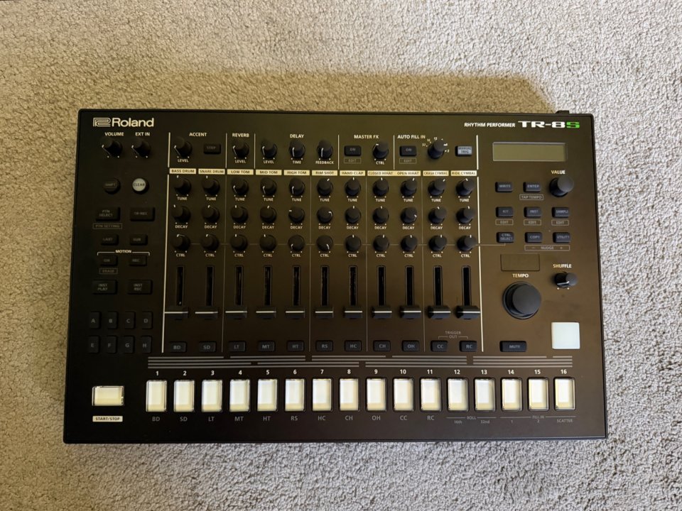 Roland Tr8s de segunda mano · Foto 1 de 3 · Madrid · 499 €