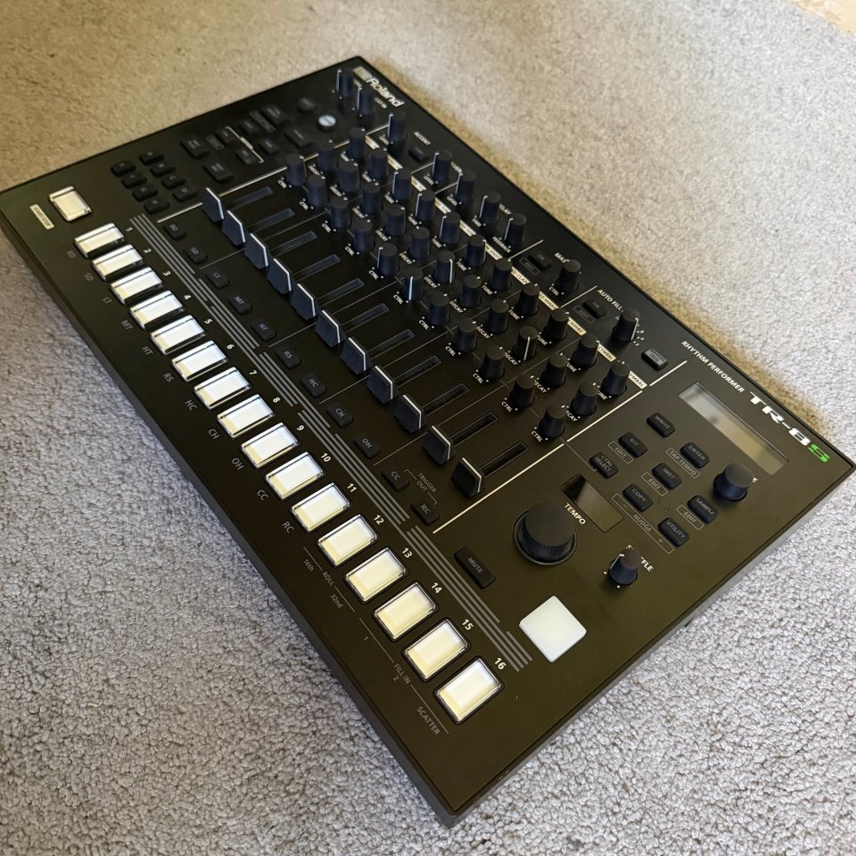 Roland Tr8s de segunda mano · Foto 2 de 3 · Madrid · 499 €