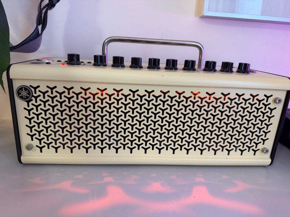 Ampli Yamaha THR10-II de segunda mano · Foto 2 de 3 · Madrid · 220 €