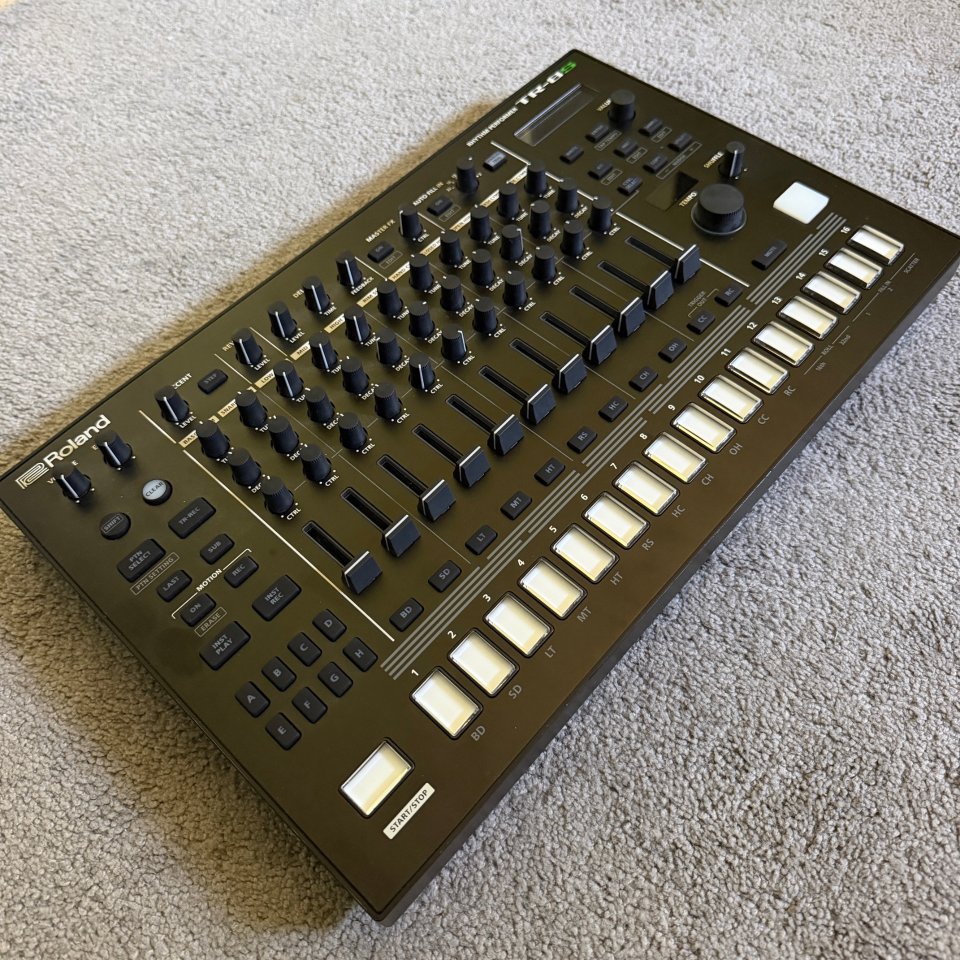 Roland Tr8s de segunda mano · Foto 3 de 3 · Madrid · 499 €