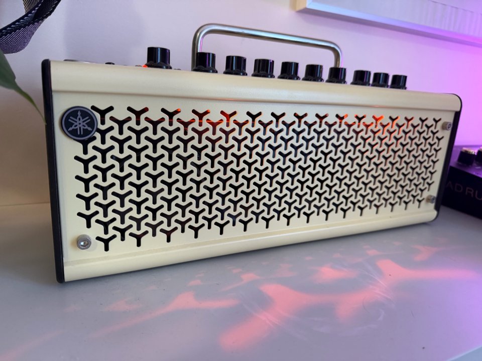 Ampli Yamaha THR10-II de segunda mano · Foto 3 de 3 · Madrid · 220 €