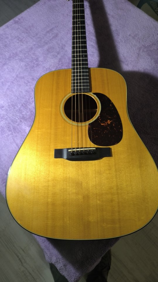 VENDO Guitarra Acústica MARTIN D18