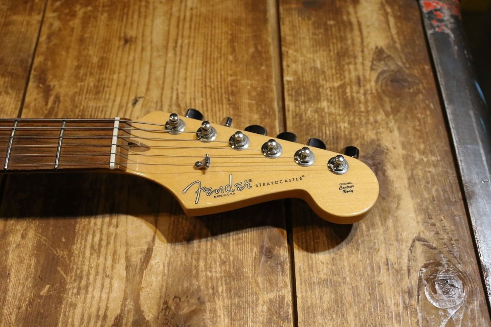 Fender Stratocaster FSR American Standard Shell Pink de segunda mano · Foto 8 de 8 · Navarra · 1550 €
