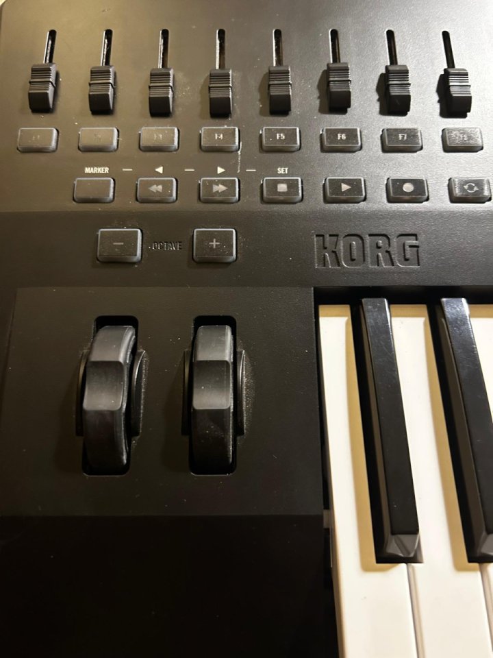 KORG TAKTILE-25